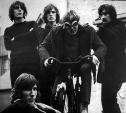 1968 Jan, 'Five Man Floyd' photo shoot (only shoot to include Syd & David Gilmour)