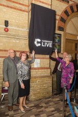 The siblings unveil the tribute to their brother