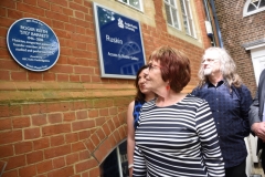 The family look at the new Blue Plaque in honour of Syd (c) Phil Mynott