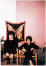 Syd with Lindsay Korner in Andrew King's Richmond flat, 1967